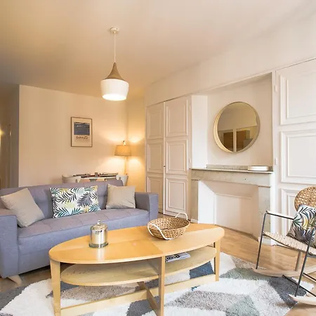 Apartment Le Poete By Cocoonr