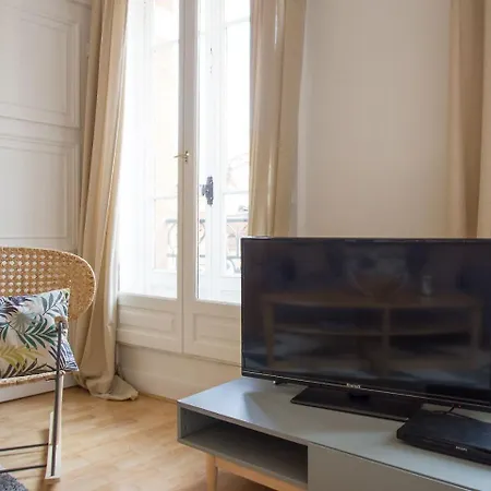 Apartment Le Poete By Cocoonr *